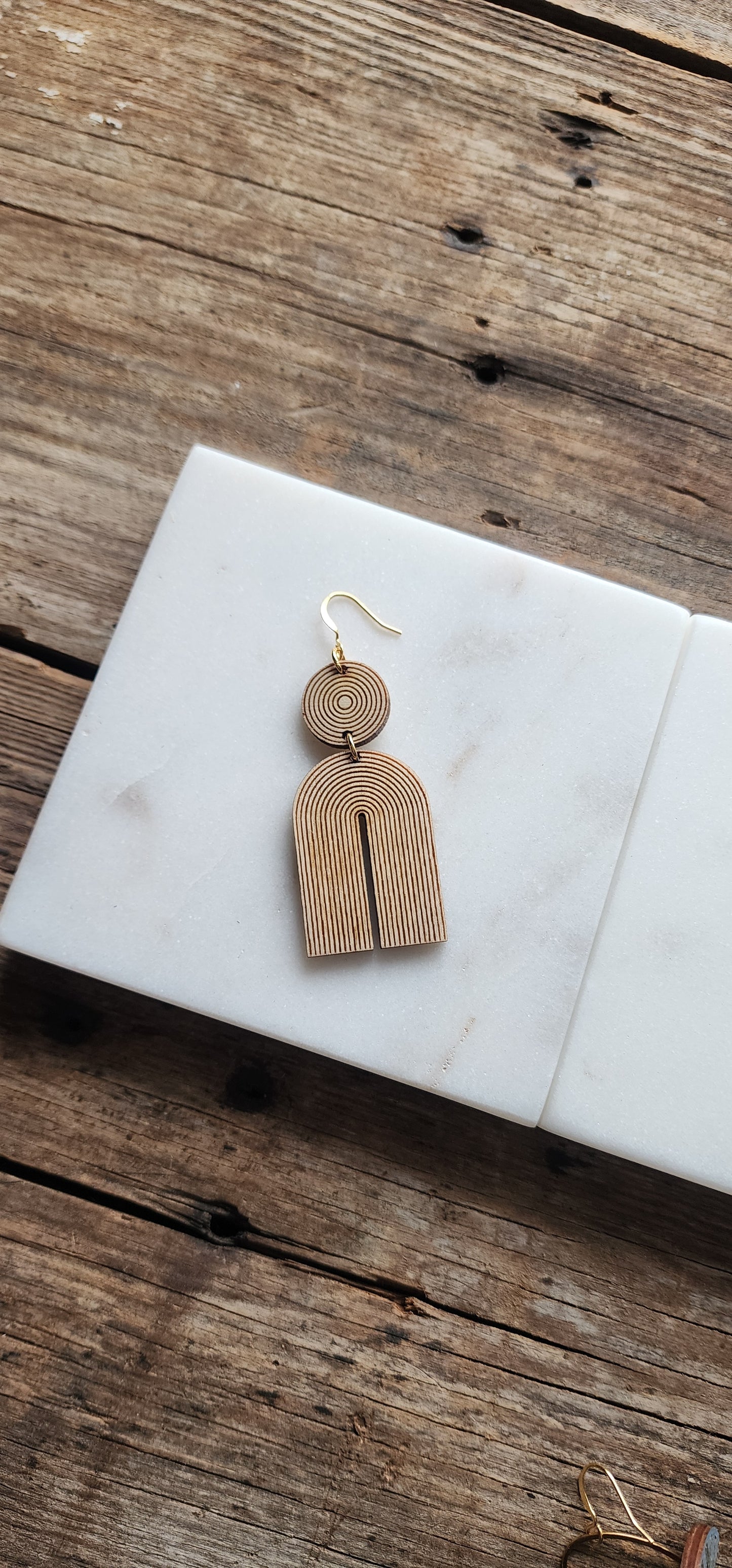 Lightweight ,Arch Line Wood Earrings